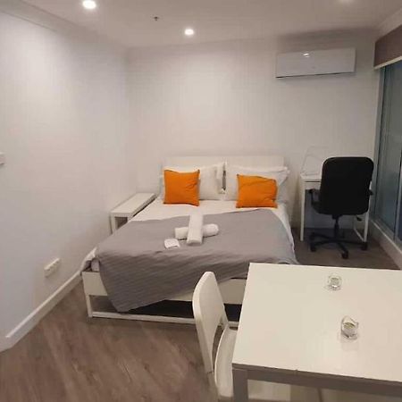 Dana-Cozy Studio With Shared Entry In The City Camberra Exterior foto