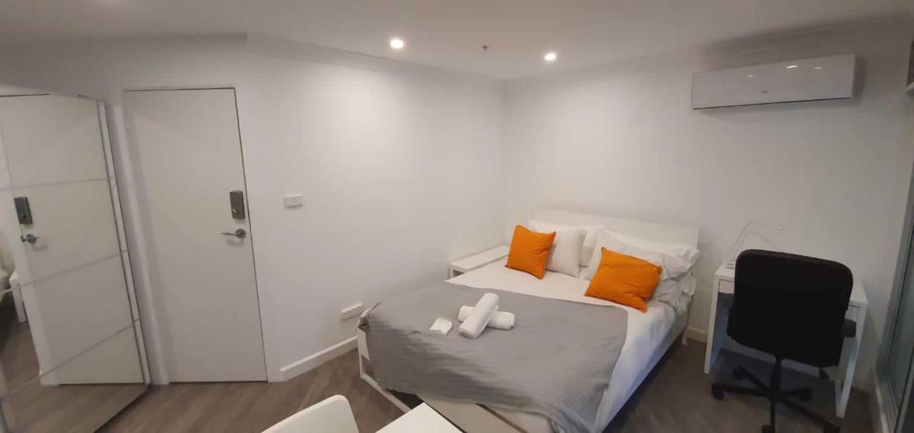 Dana-Cozy Studio With Shared Entry In The City Camberra Exterior foto